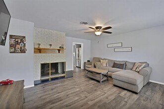 1429 W Water St in Weatherford, TX - Building Photo - Building Photo