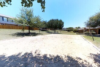 Centerville Pointe Apartments in Garland, TX - Building Photo - Building Photo