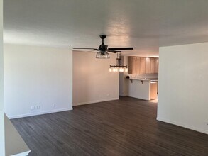 252 W Oaks Cir in Ogden, UT - Foto de edificio - Building Photo