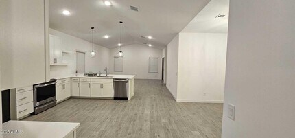 7959 W Hayward Ave in Glendale, AZ - Building Photo - Building Photo