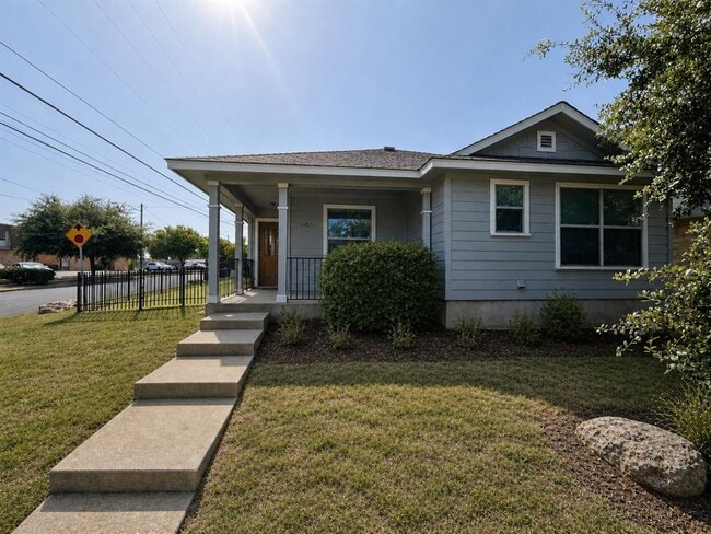 5413 Roosevelt Ave
