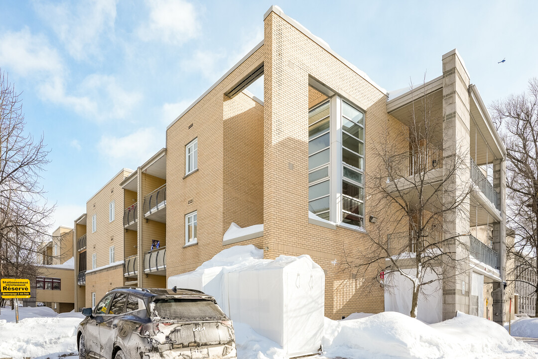 2110 8e Ave in Québec, QC - Building Photo