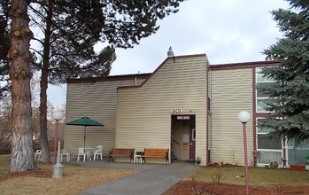 Ochoco Manor in Prineville, OR - Foto de edificio - Building Photo