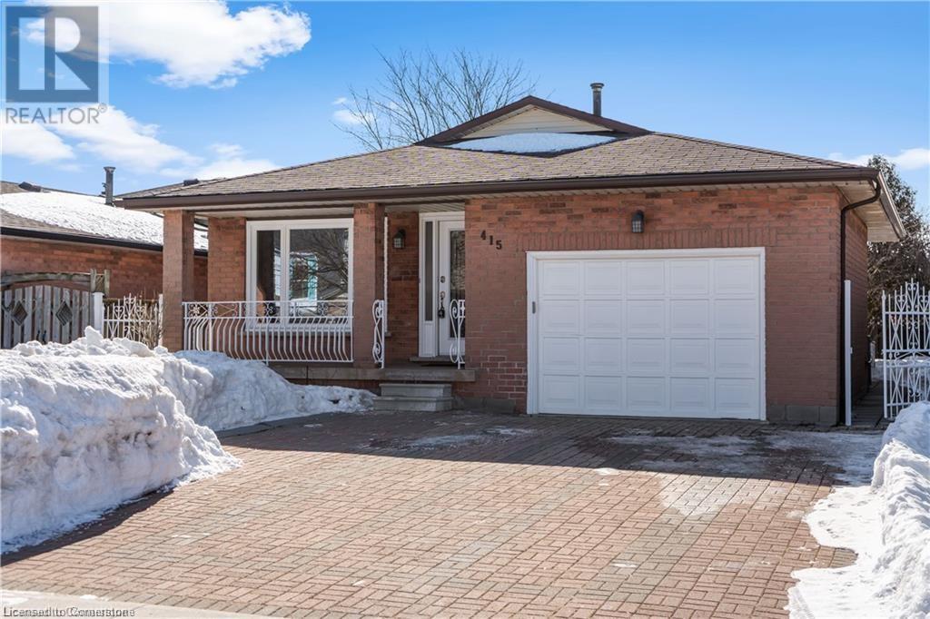 415 E 24th St in Hamilton, ON - Building Photo