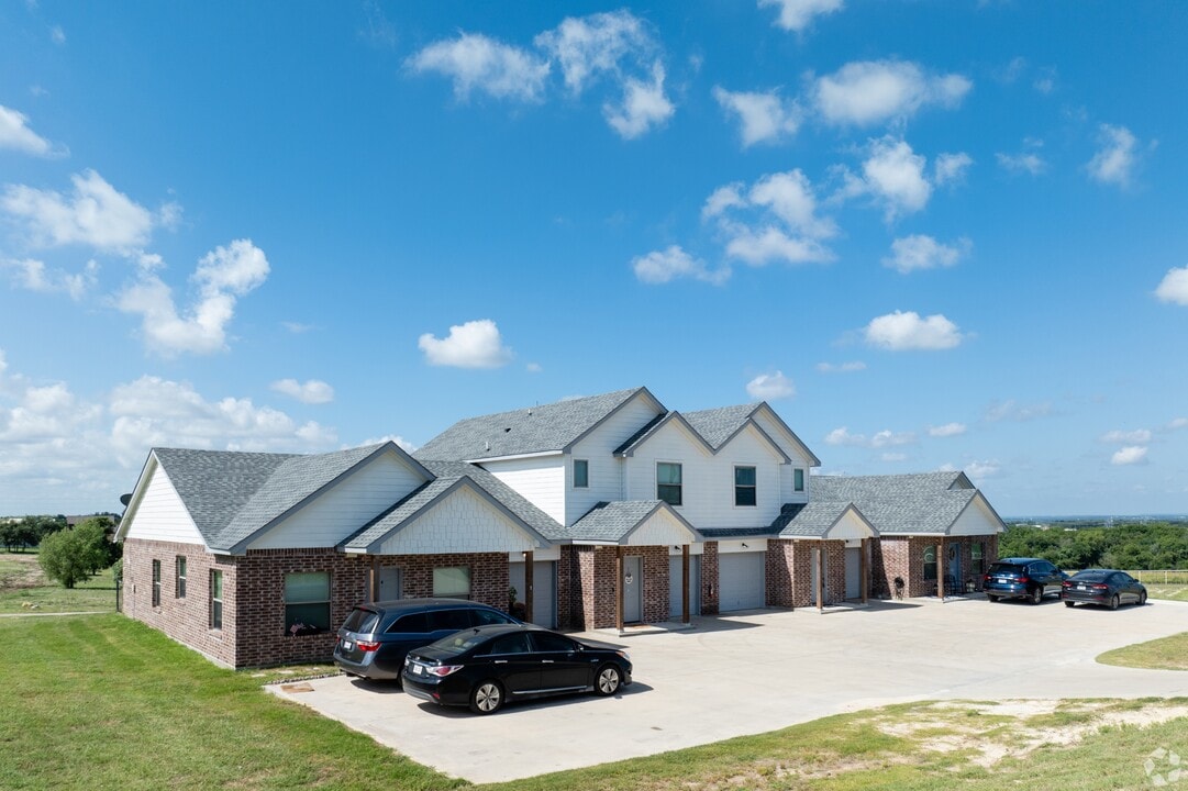 8605 Ellis Dr in Weatherford, TX - Building Photo