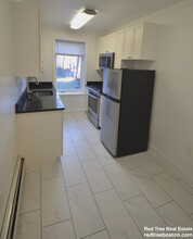 54 Alton Pl, Unit T1 in Brookline, MA - Building Photo - Building Photo