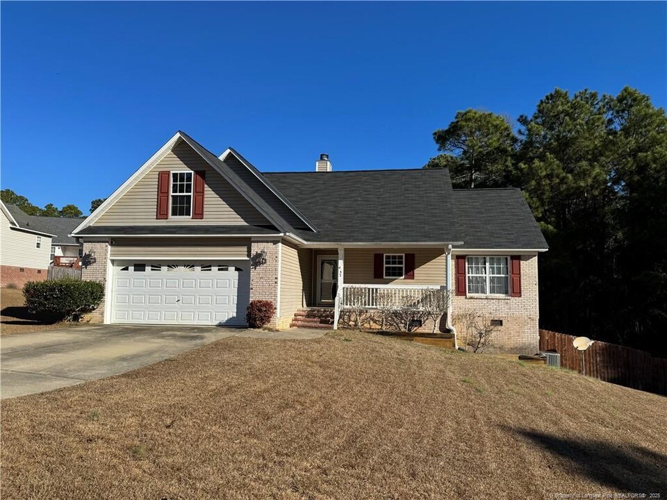 37 Commonwealth Ct in Cameron, NC - Building Photo