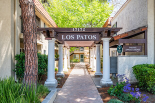 Los Patos Apartments in Huntington Beach, CA - Building Photo