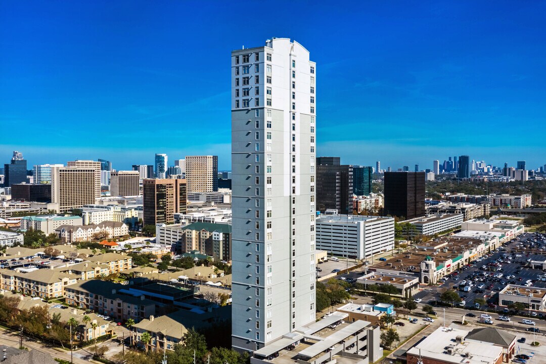 The Mercer in Houston, TX - Building Photo