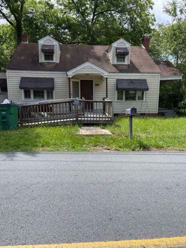 property at 1611 Gary St