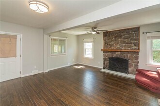 97 Smith Clove Rd in Woodbury, NY - Building Photo - Building Photo