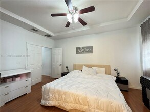 10833 SW 83rd St in Miami, FL - Building Photo - Building Photo