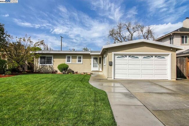 property at 623 Pineview Dr