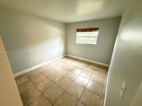 101 NE 41st St in Oakland Park, FL - Building Photo - Building Photo