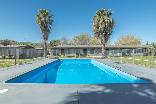 Alamo Garden Apartments - Income Restrictions in Vacaville, CA - Building Photo - Building Photo