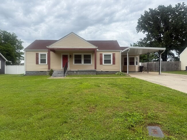 property at 1106 Poplar Ave