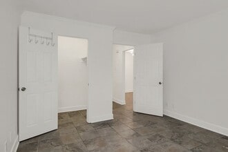 501 Barrington Hills Dr in Atlanta, GA - Building Photo - Building Photo