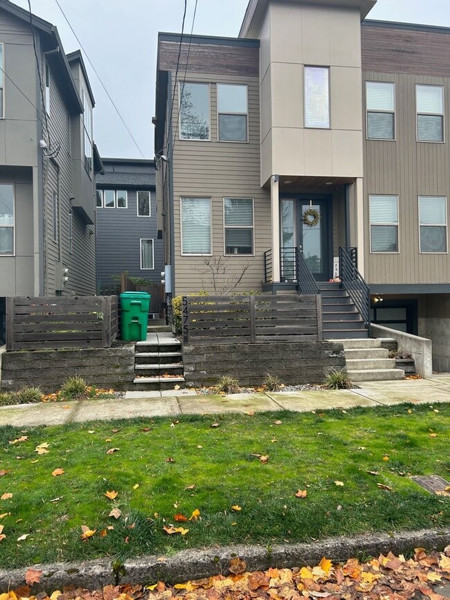 property at 5475 N Bowdoin St