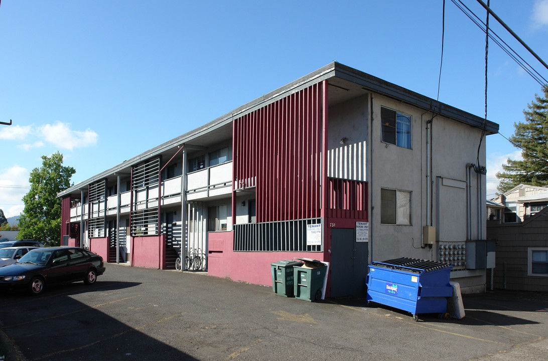 Clair Lu Terrace in Eugene, OR - Building Photo