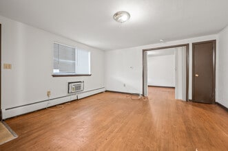 44-50 Church St in East Hartford, CT - Building Photo - Building Photo