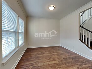 136 Thames Valley Dr in Easley, SC - Foto de edificio - Building Photo