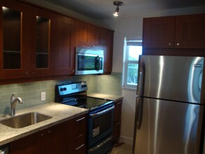 750 NE Spanish River Blvd in Boca Raton, FL - Building Photo - Building Photo