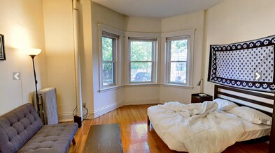 98 Queensberry St, Unit 2 in Boston, MA - Foto de edificio - Building Photo