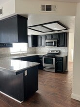 2909 Woodglen Dr in Bakersfield, CA - Building Photo - Building Photo