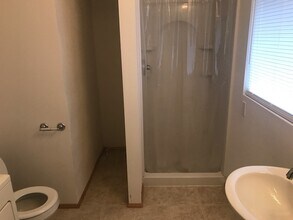 6926 Spada Rd, Unit One in Snohomish, WA - Foto de edificio - Building Photo