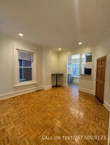 236 Buckingham Pl in Philadelphia, PA - Building Photo