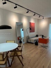 50 Menores Ave in Coral Gables, FL - Foto de edificio - Building Photo