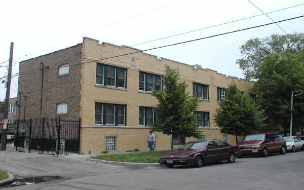 4708 W Dickens Ave in Chicago, IL - Building Photo