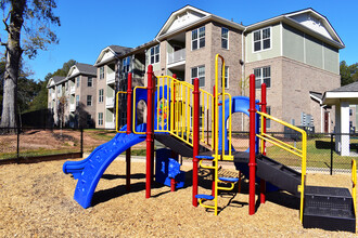 Forest Glen in Clinton, SC - Foto de edificio - Building Photo