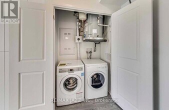 1900 Simcoe St N in Oshawa, ON - Building Photo - Building Photo