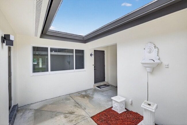4442 Sea Grape Dr in Lauderdale-by-the-Sea, FL - Building Photo - Building Photo