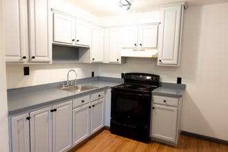 118 N 3rd St, Unit Rear in Stroudsburg, PA - Building Photo - Building Photo