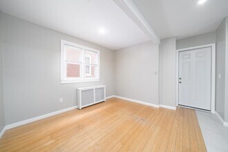 27 W 16th St in Bayonne, NJ - Building Photo - Building Photo