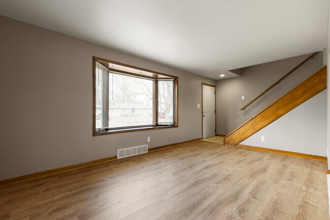 641 Frances Ave in Loves Park, IL - Building Photo - Building Photo