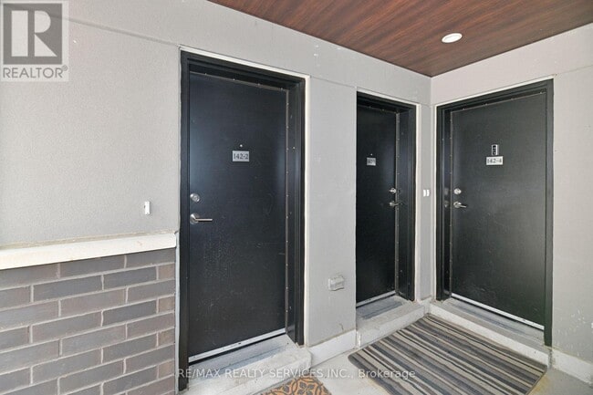 142 William Duncan Rd in Toronto, ON - Building Photo - Building Photo