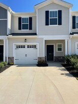 406 Windsinger Ln in Greer, SC - Building Photo
