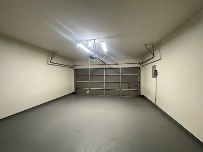 5723 Ames Crossing in Sugar Land, TX - Building Photo - Building Photo