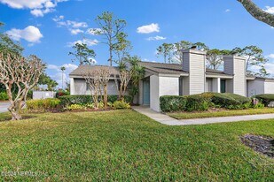 1062 Sea Hawk Dr E in Palm Valley, FL - Building Photo
