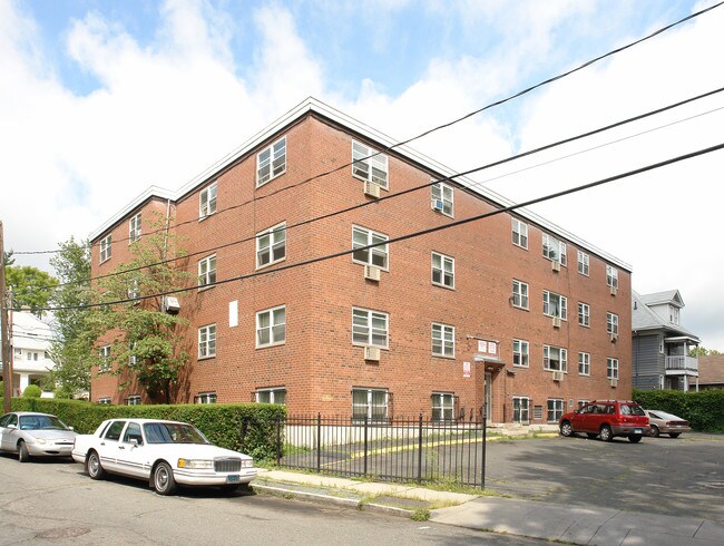 Maple Hill Apartments in Hartford, CT - Building Photo - Building Photo