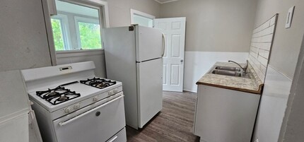 10325-10325 Bernard Ave in Cleveland, OH - Building Photo - Building Photo