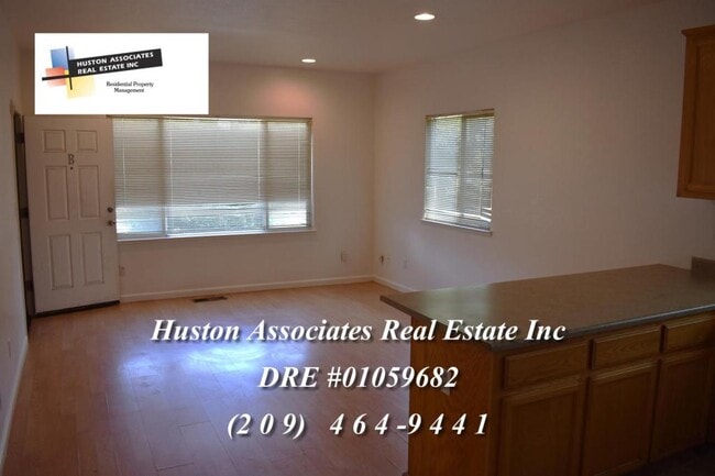 1541 N El Dorado St in Stockton, CA - Building Photo - Building Photo