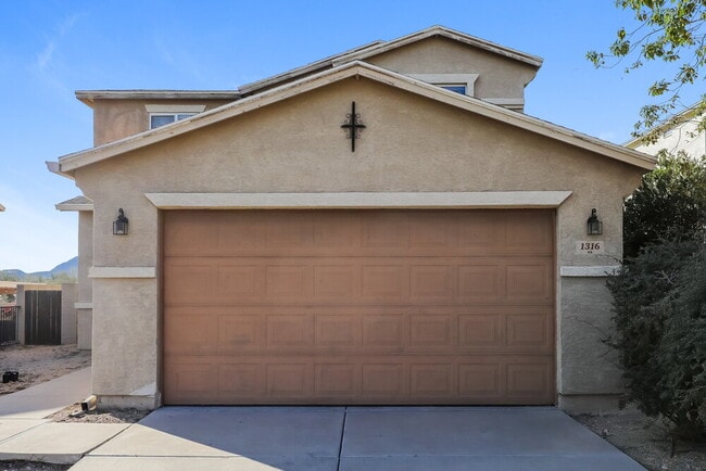 property at 1316 S Flaxseed Dr