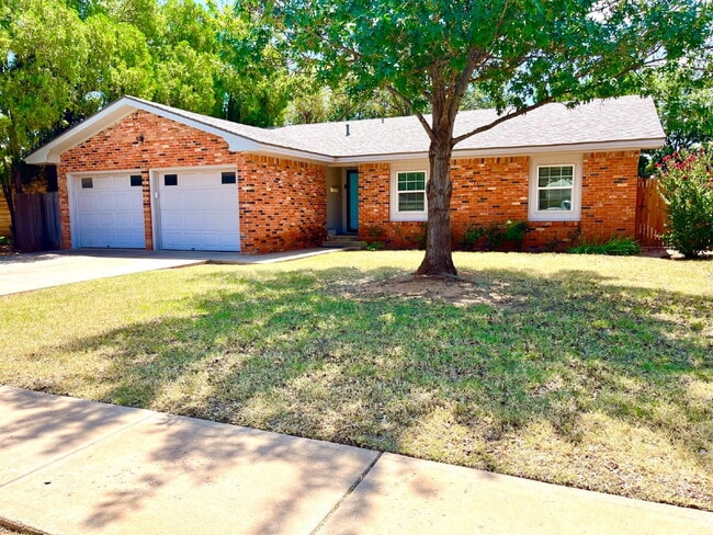 2205 33rd St in Lubbock, TX - Building Photo - Building Photo