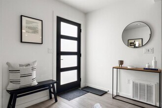 510 Meadow Lea Dr in Austin, TX - Building Photo - Building Photo