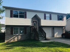 3 Indian Trail in St. Albans, WV - Building Photo