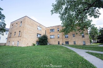 8 N Butler Ave in Indianapolis, IN - Foto de edificio - Building Photo